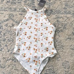 NWT ditsy floral bodysuit